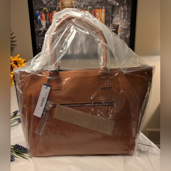 Dooney & Bourke Medium Russel Florentine Leather Tote in NATURAL - NWT - Picture 6 of 8